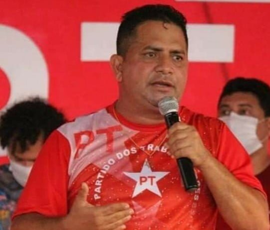 Justiça manda prefeito de Urucurituba retirar cor vermelha de prédios