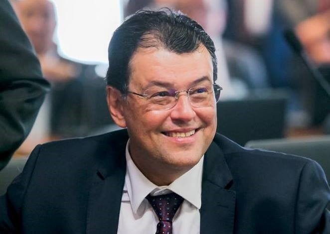 Senador do AM pode assumir presidência do Senado