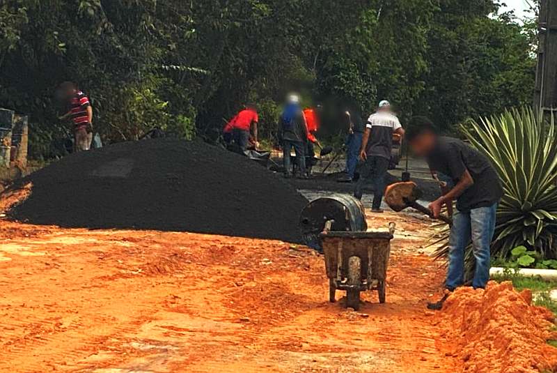 Asfalto era desviado em Manaus