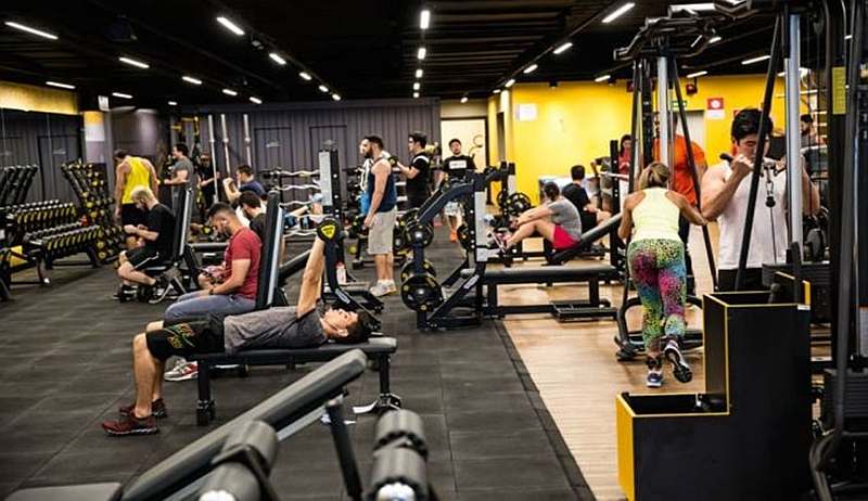 Academias dificultam cancelar matrícula