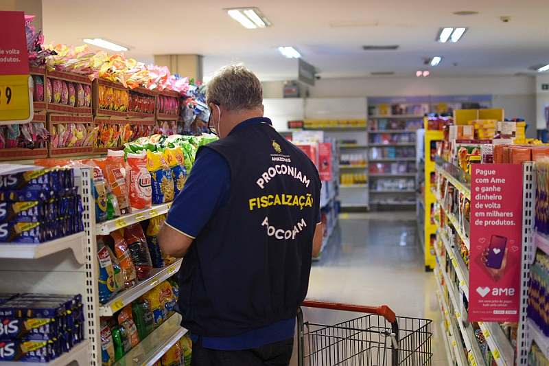 Foram 34 kg de alimentos apreendidos pelo Procon na terça-feira