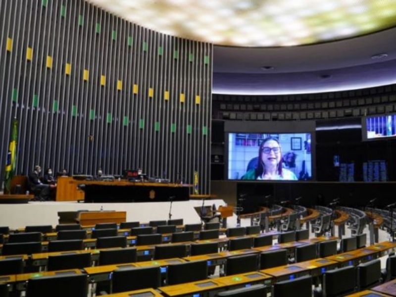 Câmara vota MP que permite negociar dívidas com fundos