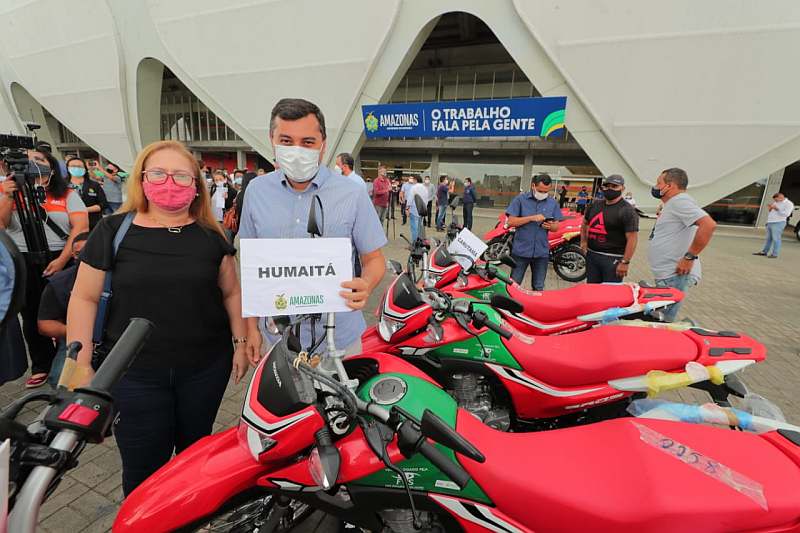 Combate à malária melhora com entrega de veículos