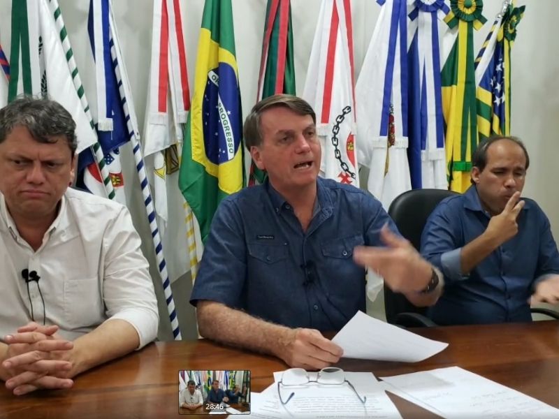 Presidente Bolsonaro adiou live para cumprir agenda em Minas Gerais, segundo postagens nas redes sociais (Foto: Reprodução)
