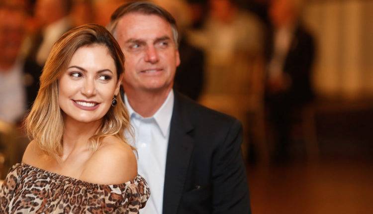 Primeira-dama Michelle Bolsonaro esteve esta semana realizando culto evengélico nas dependências do Palácio do Planalto (Foto: Reprodução)