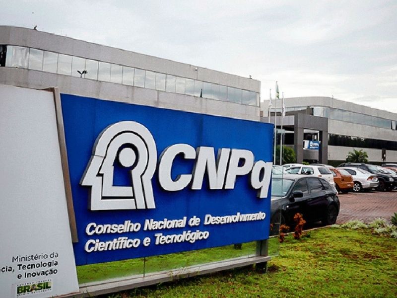 CNPq anuncia R$ 120 milhões em bolsas para pesquisa científica