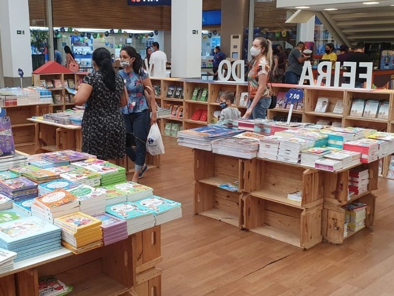 Feira de livros do Amazonas Shopping atrai público apaixonado por ...