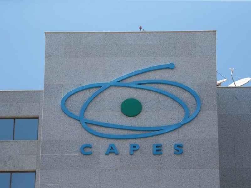 Capes