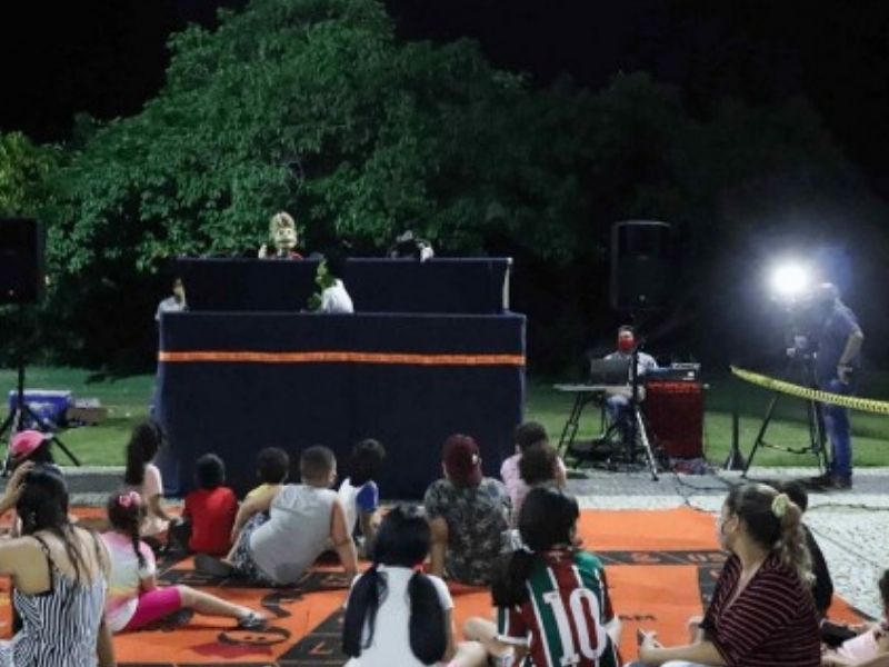 Educação no trânsito com teatro de fantoches