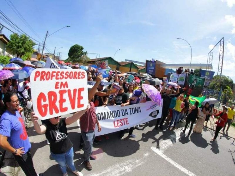 Professores em greve no Amazonas