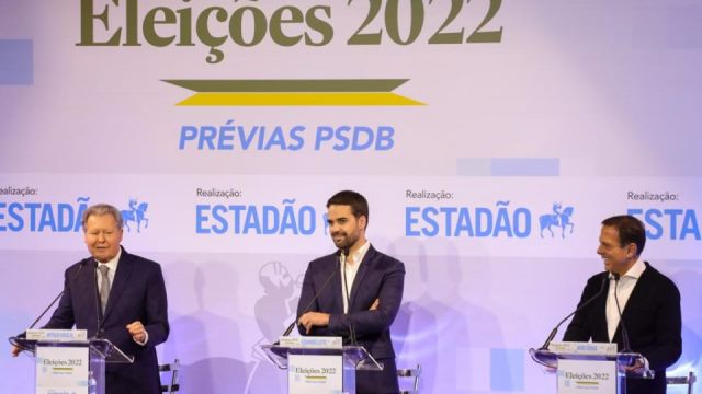 Os três candidatos das prévias do PSDB: Arthur Virgílio, Eduardo Leite e João Doria (da esq. para a dir.) se encontram em debate.| Foto: Divulgação/Assessoria de imprensa PSDB