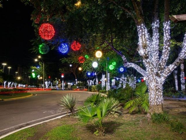 Ponta Negra: cartão-postal vira espaço instagramável com decoração natalina