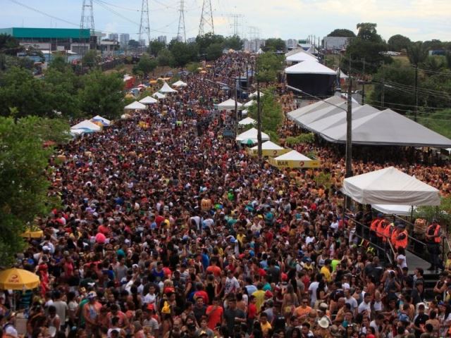 Carnaval 2017 = Banda do Galo na avenida das Torres em Foto Ricardo Oliveira/Semcom