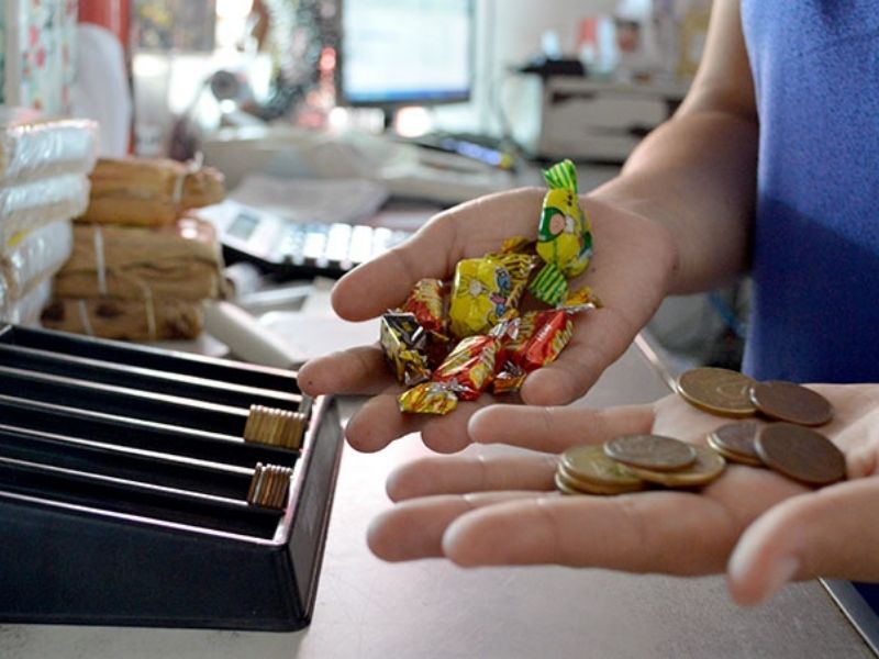 moedas de troco comércio local