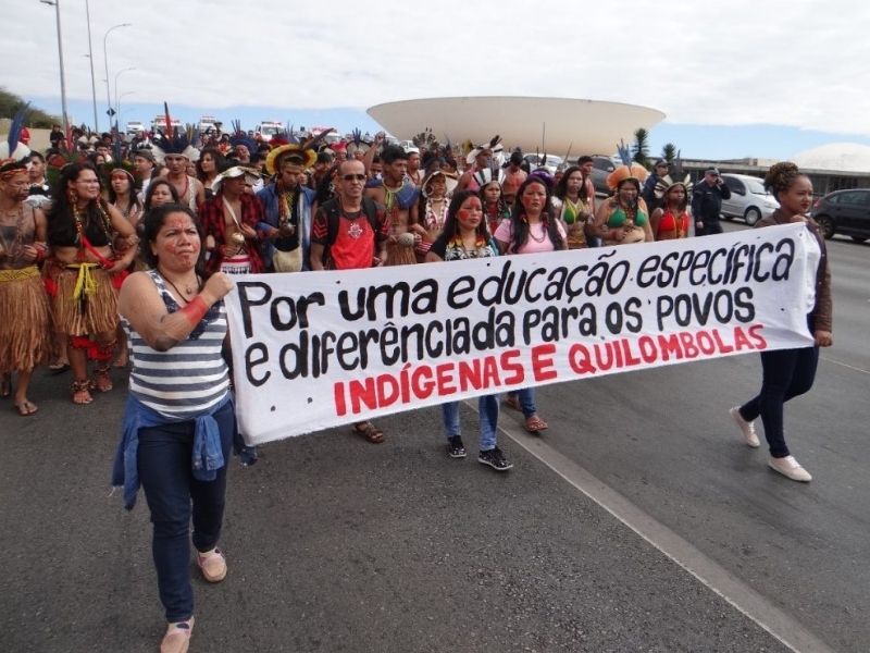 indígenas e quilombolas