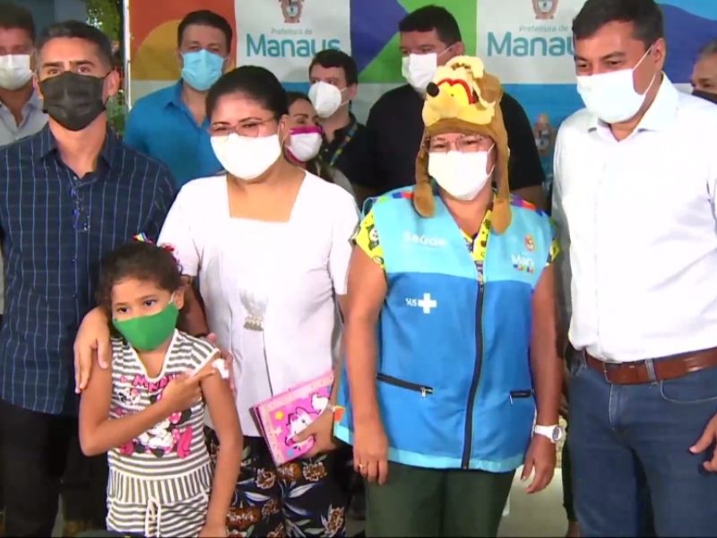 Primeira criança sendo vacinada contra a Covid-19 no Amazonas (Foto Reprodução)