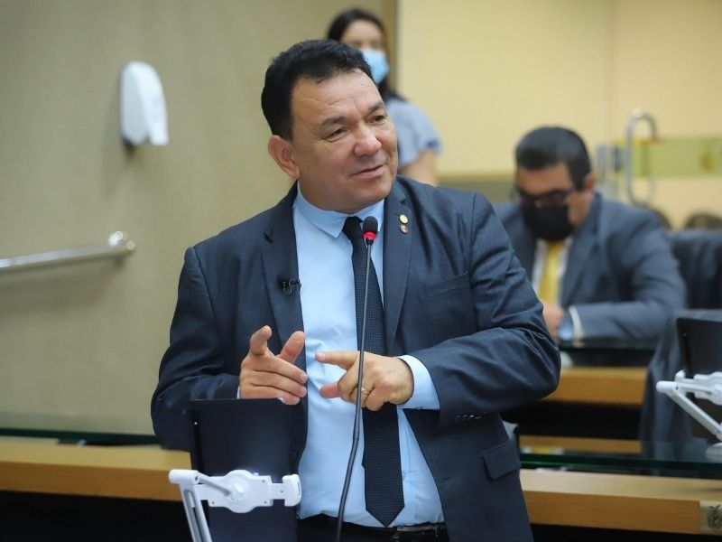 Deputado Tony Medeiros quer proibir anulação de concursos às vésperas das provas