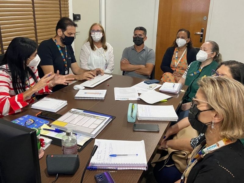 reunião da prefeitura sobre vacinação em manaus