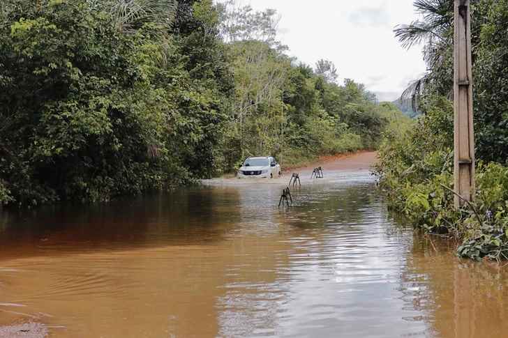 Ramal próximo a Hidrelétrica de Balbina