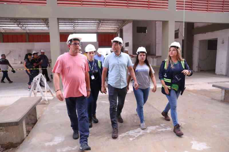 Em Eirunepé, Wilson Lima anunciou novas obras com investimentos de R$ 26 milhões (Foto: Lucas Silva/Secom)