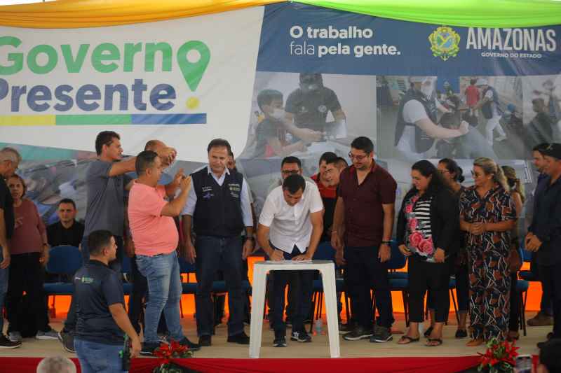 O plano de construção do novo hospital de Urucurituba assinado por Wilson Lima prevê investimentos de R$ 12,5 milhões (Foto: Tácio Melo)