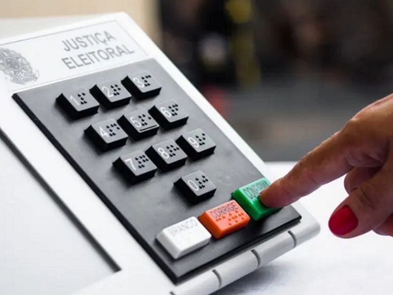 Mais de um terço dos prefeitos mudaram de partido em busca da reeleição, diz CNM