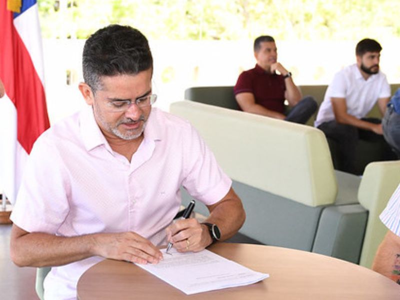 David Almeida semjel esporte Prefeito David Almeida anunicou medidas contemplando servidores da Saúde nas suas redes sociais (Foto: Divulgação/Secom)
