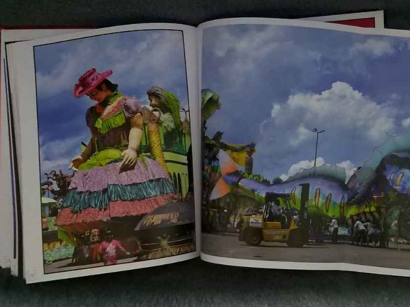 O livro traz ainda um código QR para acessar o ritmo original dos bumbás (Foto: Divulgação/Célio Said)