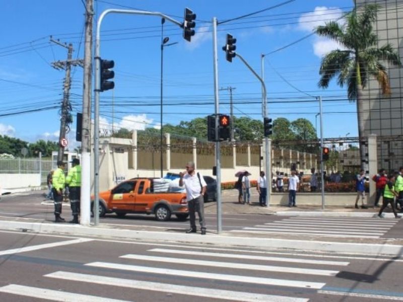 Sistema inteligente de semafóros