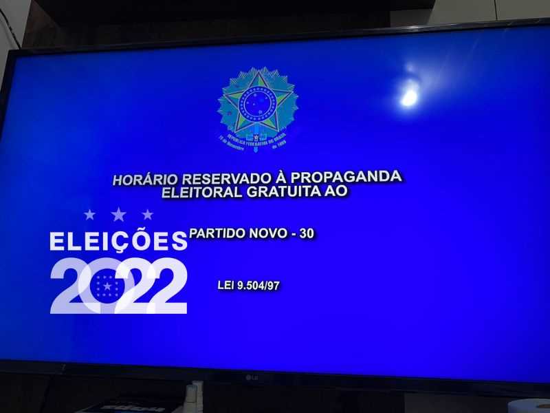 Propaganda exibiu cartela no lugar que deveria entrar os candidatos para deputado estadual (Foto: Reprodução)