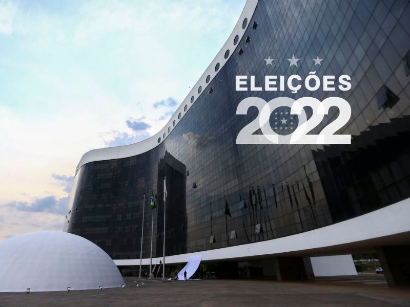 O Tribunal também mandou fazer uma urna inflável para defesa do voto eletrônico (Foto: Marcelo Camargo/ABr)