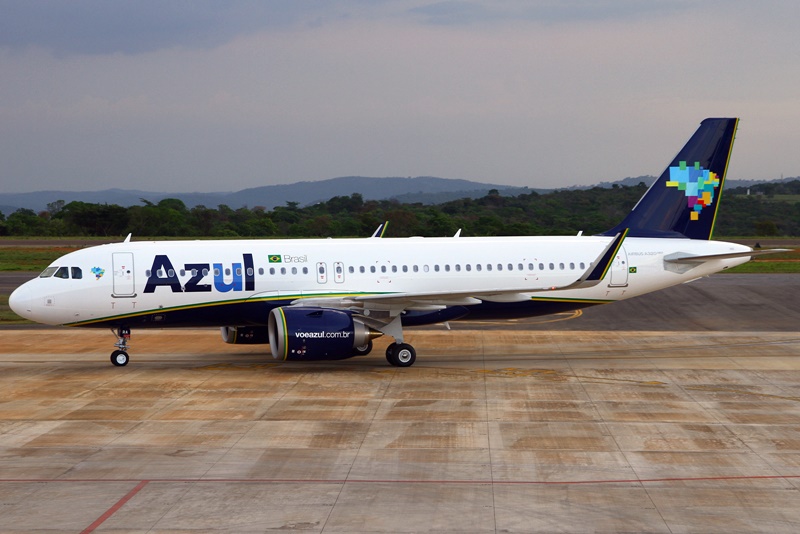 avião azul