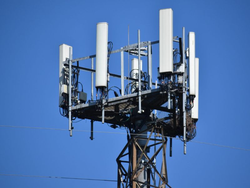 Estação de telefonia celular na faixa 3,5 GHz