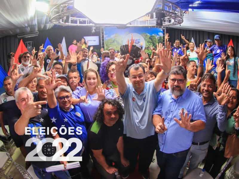 Eduardo Braga prometeu dar prioridade aos artistas locais na realização de eventos culturais no Estado se eleito (Foto: Divulgação/Assessoria)