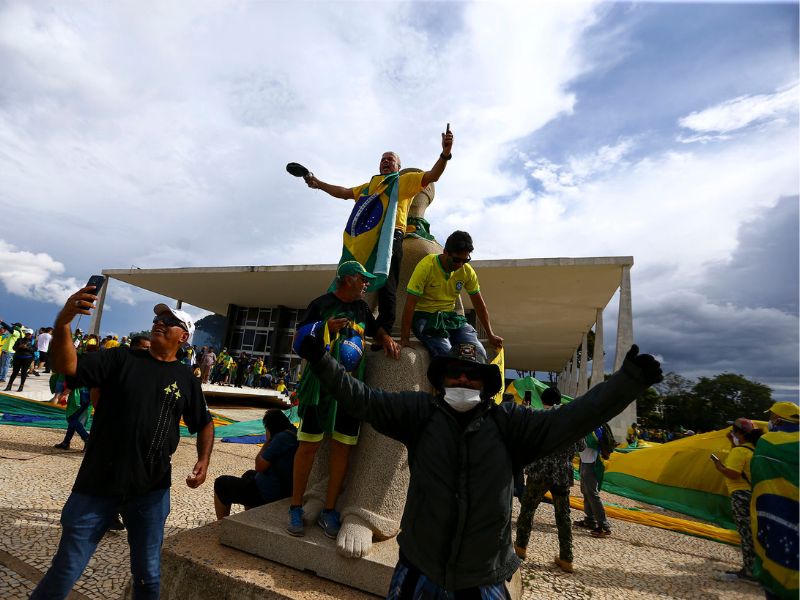 bolsonaristas presos por ataques a Brasília