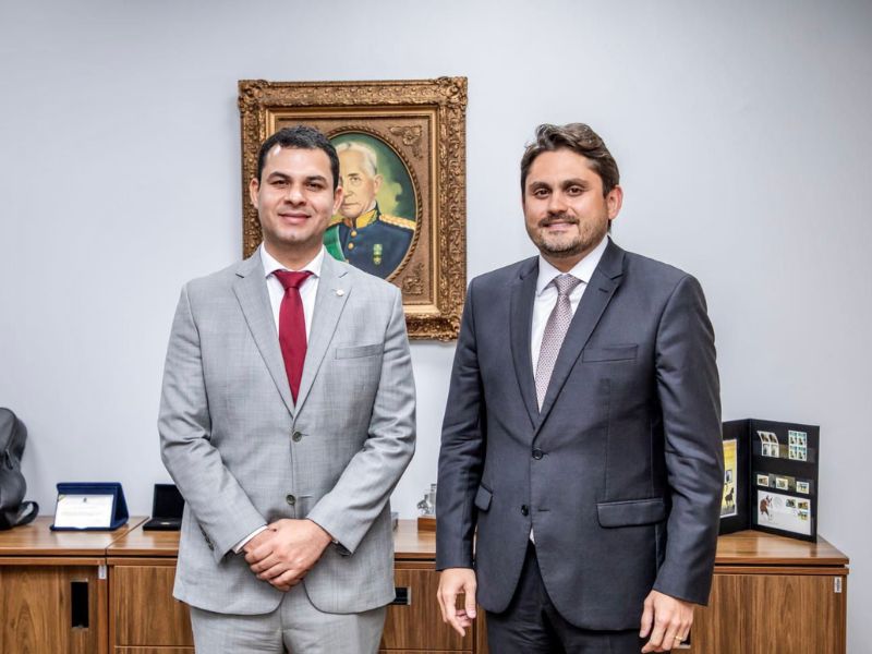 O deputado federal se reuniu com o ministro das Comunicações, Juscelino Filho, que prometeu inaugurar trecho do Programa Norte Conectado nos próximos 100 dias no Amazonas