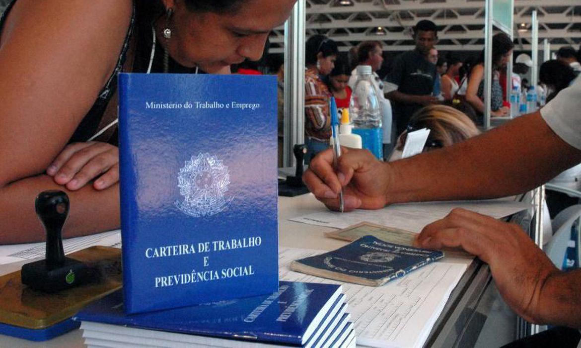 Imagem de uma carteira de trabalho