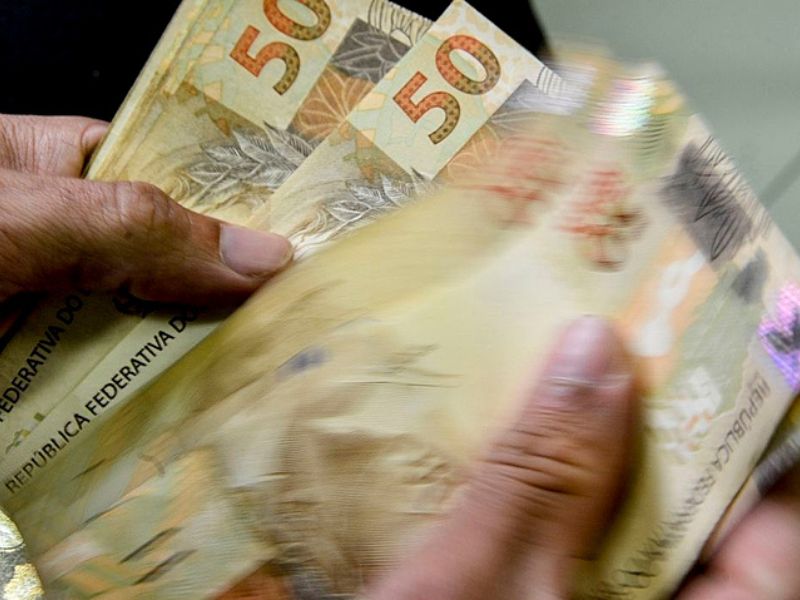 Classe média paga mais Imposto de Renda que milionários, revela Sindifisco