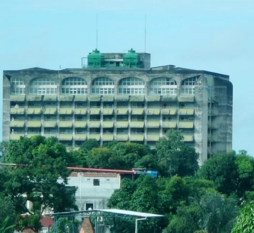 Vista atual do prédio do INSS, ex-IAPETEC, no Centro