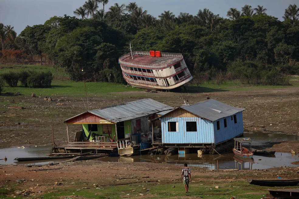 Lago seco do Puraquequara em Manaus