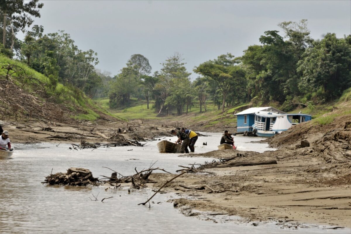 Vazante de rio no Amazonas