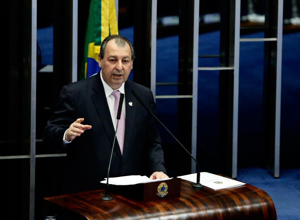 Senador Omar Aziz durante sessão no Senado Federal