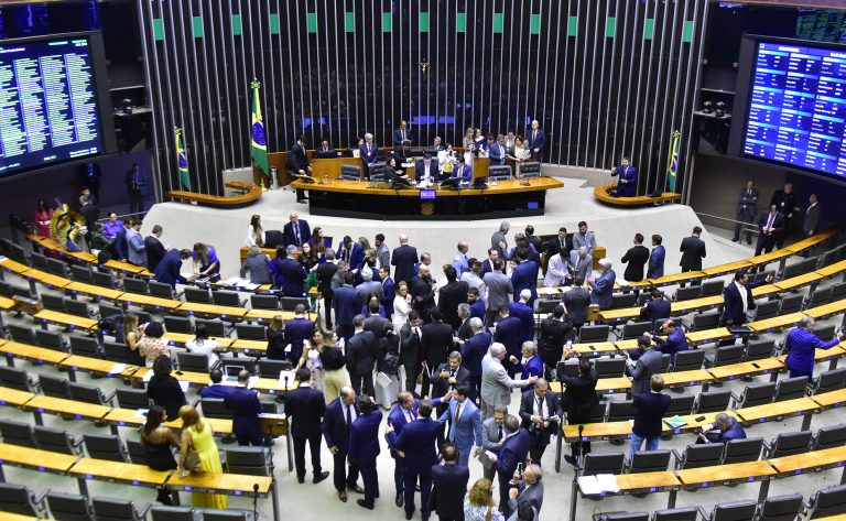 Congresso derruba vetos de Lula e volta a proibir 'saidinha' de presos