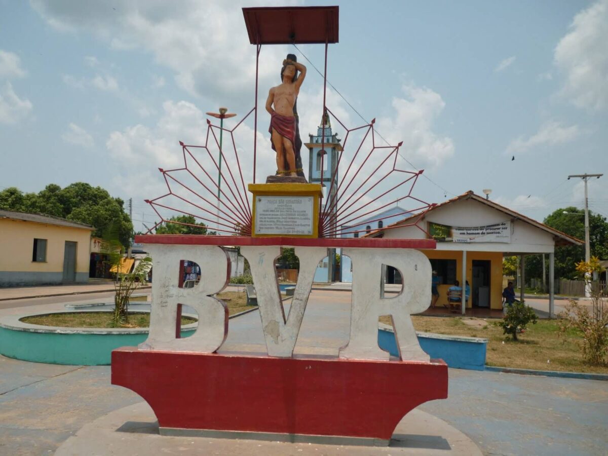 Praça central de Boa Vista do Ramos, no Amazonas