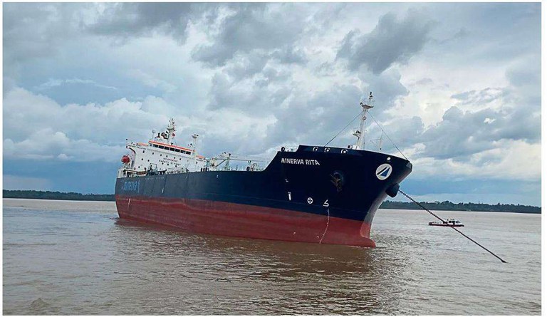 Minerva Rita, petroleiro encalhado na costa do Tabocal