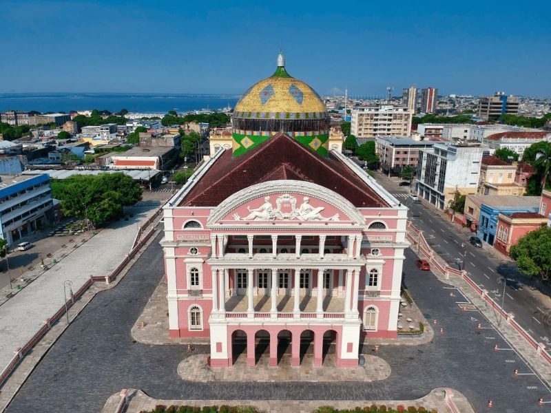 Teatro Amazonas, ponto turístico de Manaus. (Foto: Janailton Falcão | Ivo Brasil/ Amazonastur)