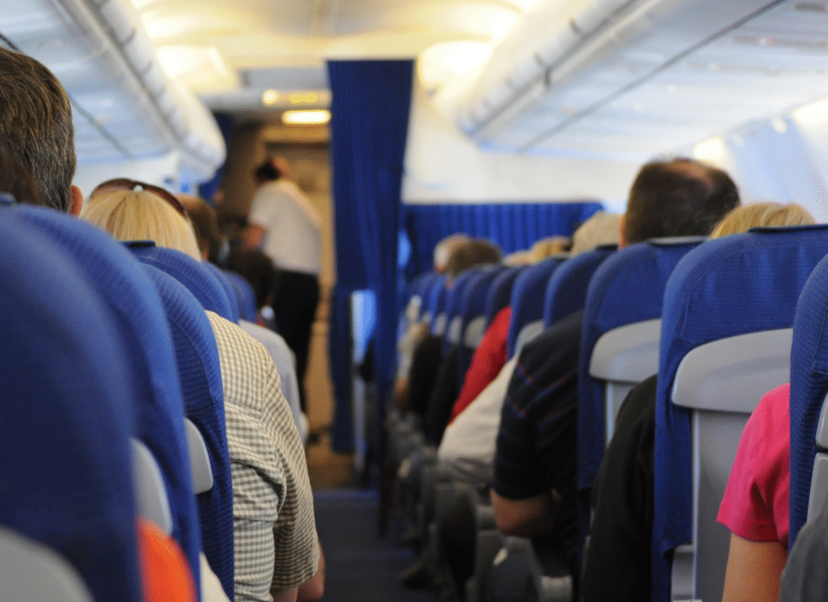 Atualmente, algumas empresas de aviação comercial cobram tarifas pela escolha de poltrona, mesmo para assentos regulares - Foto: Reprodução