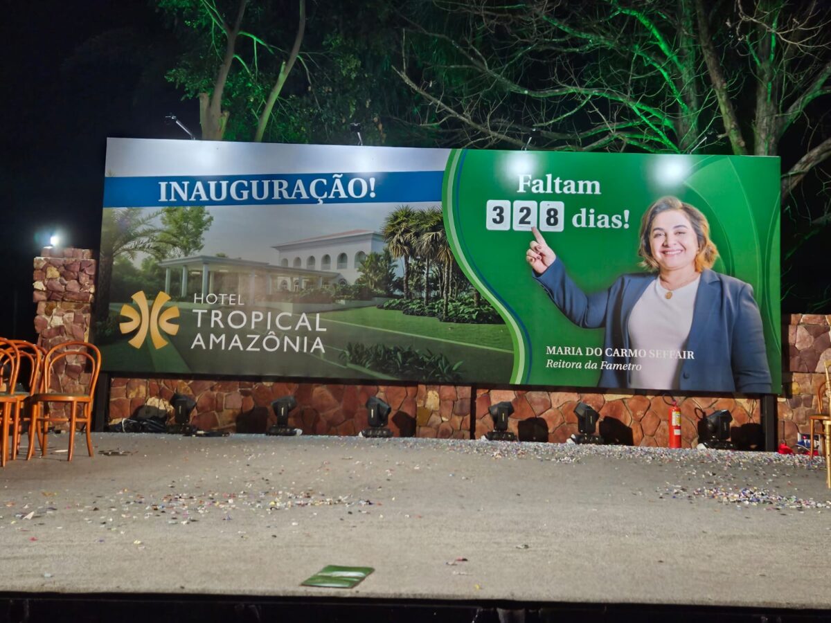 Frente do Tropical Hotel
