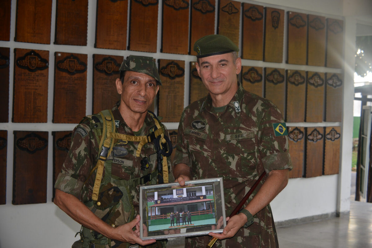 Tenente-coronel Cleverson Ney Magalhães e o general Amaro