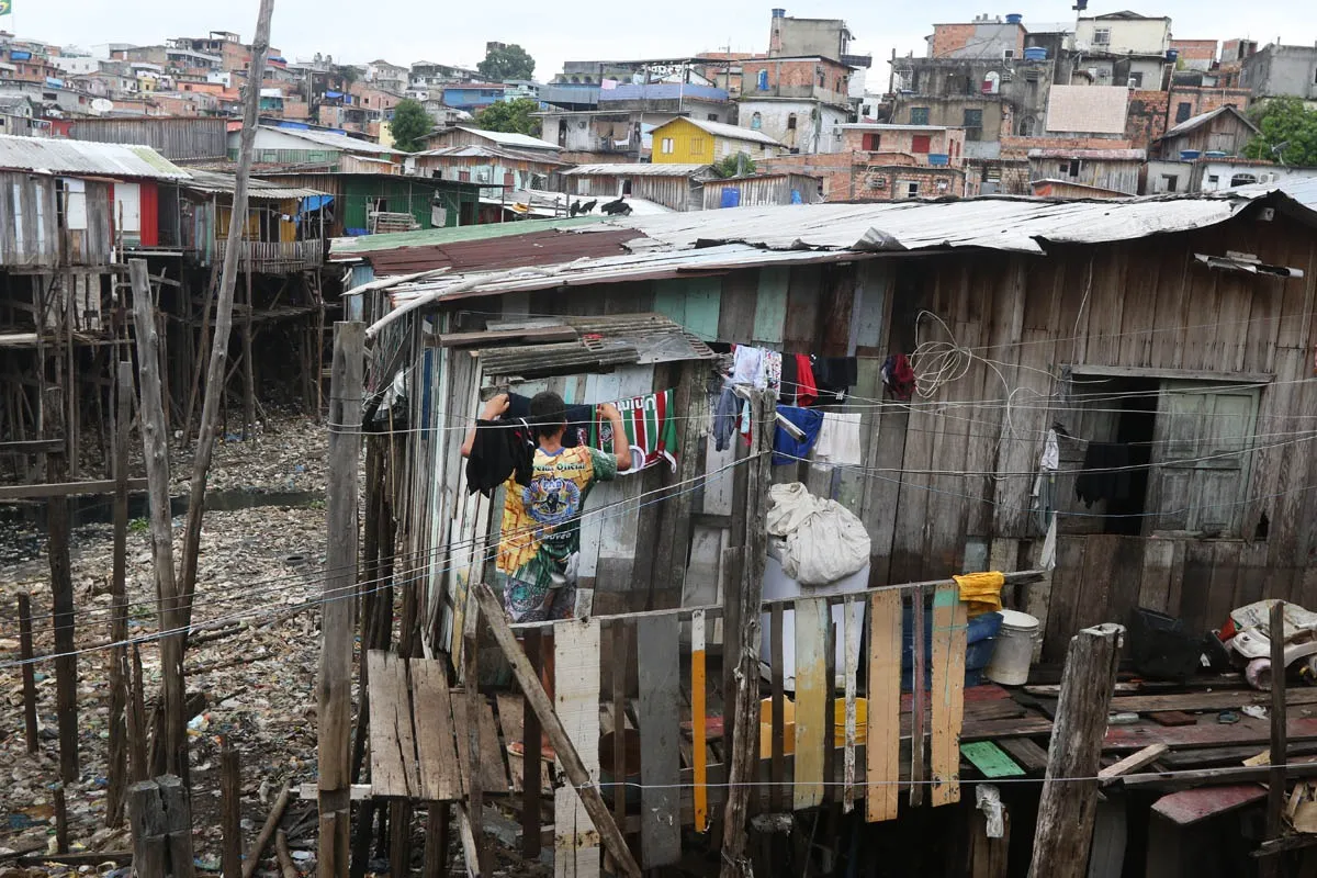Imagem de uma favela no Amazonas